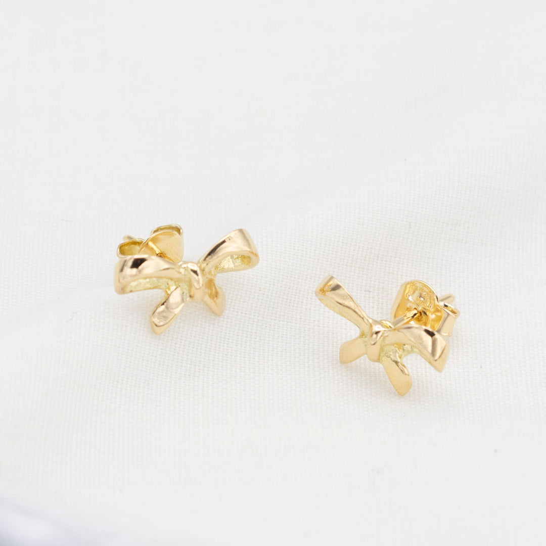 ARETES DE ORO 18K