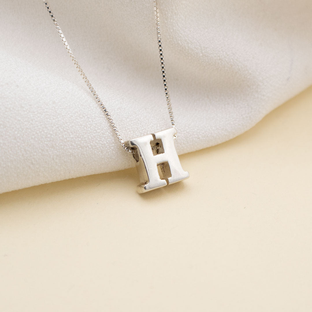 CADENA CON DIJE DE PLATA
