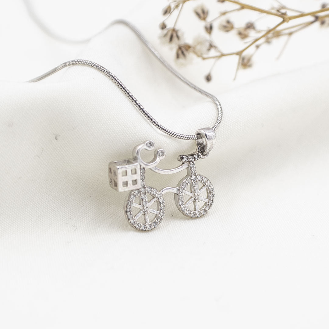CADENA Y DIJE BICICLETA DE PLATA BAÑADA EN RODIO