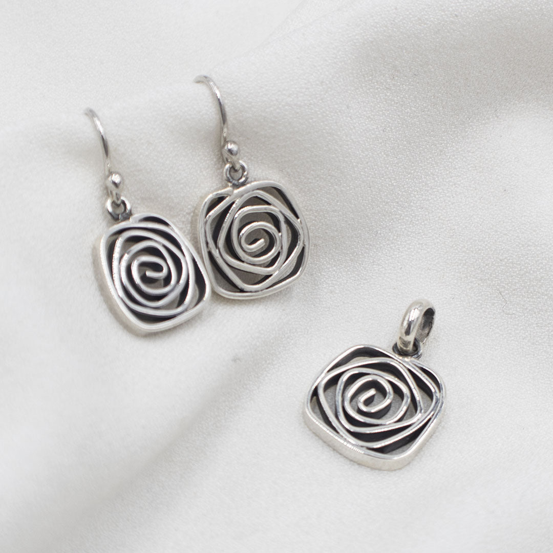 JUEGO DIJE Y ARETES DE PLATA