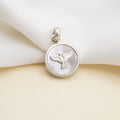 DIJE DE PLATA CON NACAR ESPIRITU SANTO
