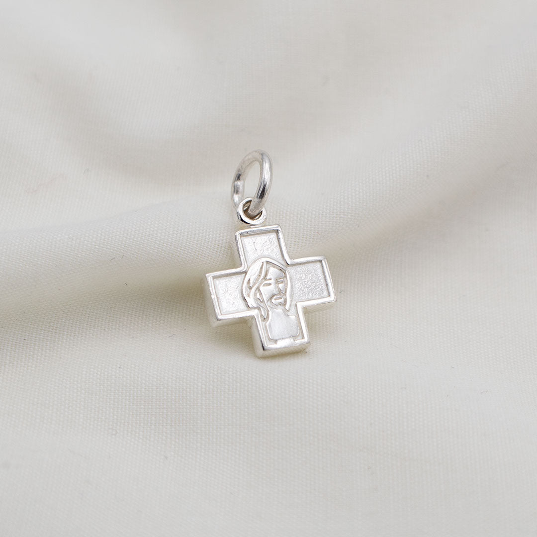 DIJE DE CRUZ EN PLATA