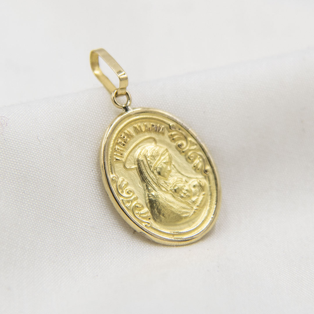 DIJE VIRGEN MARÍA DE ORO 18K