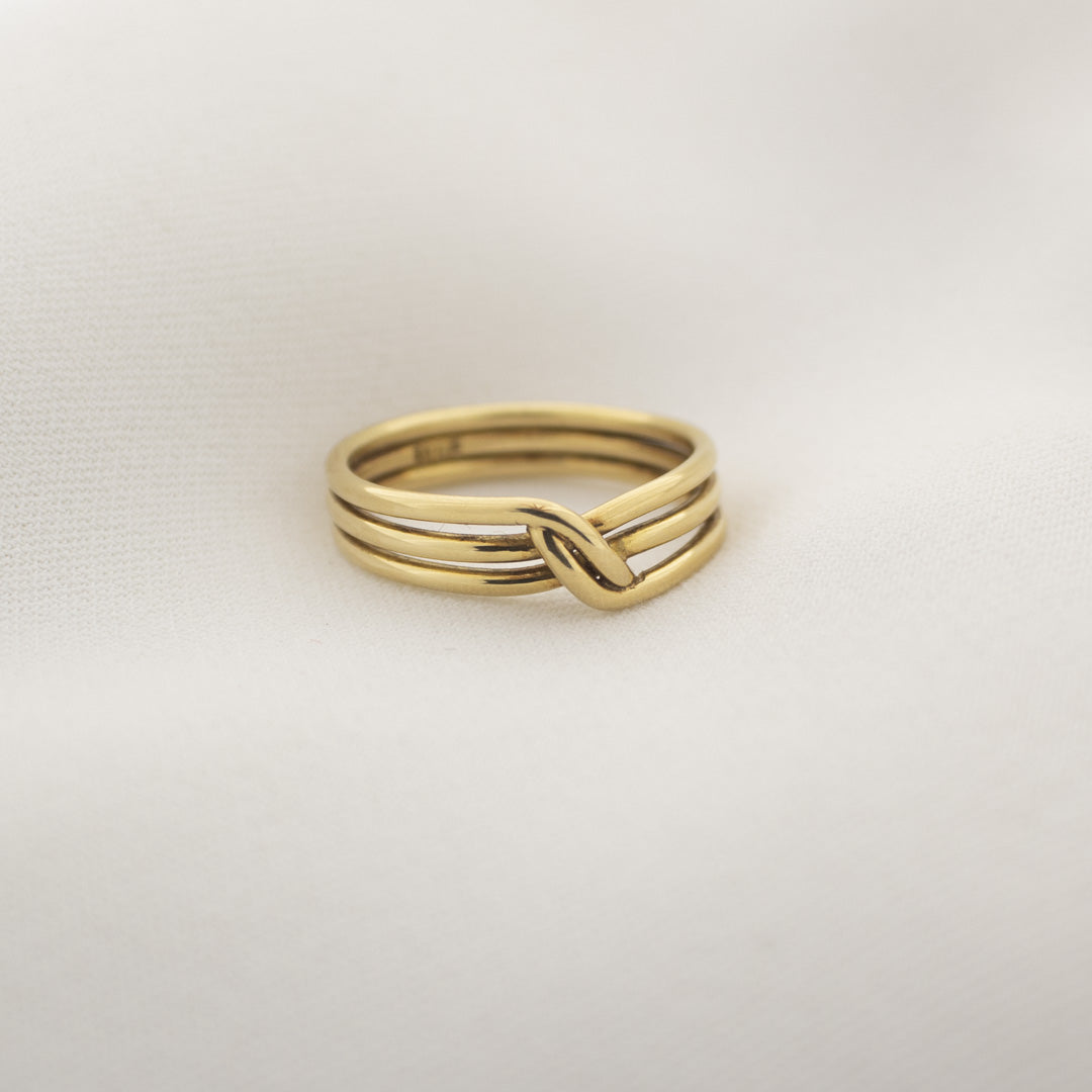 Anillo de oro