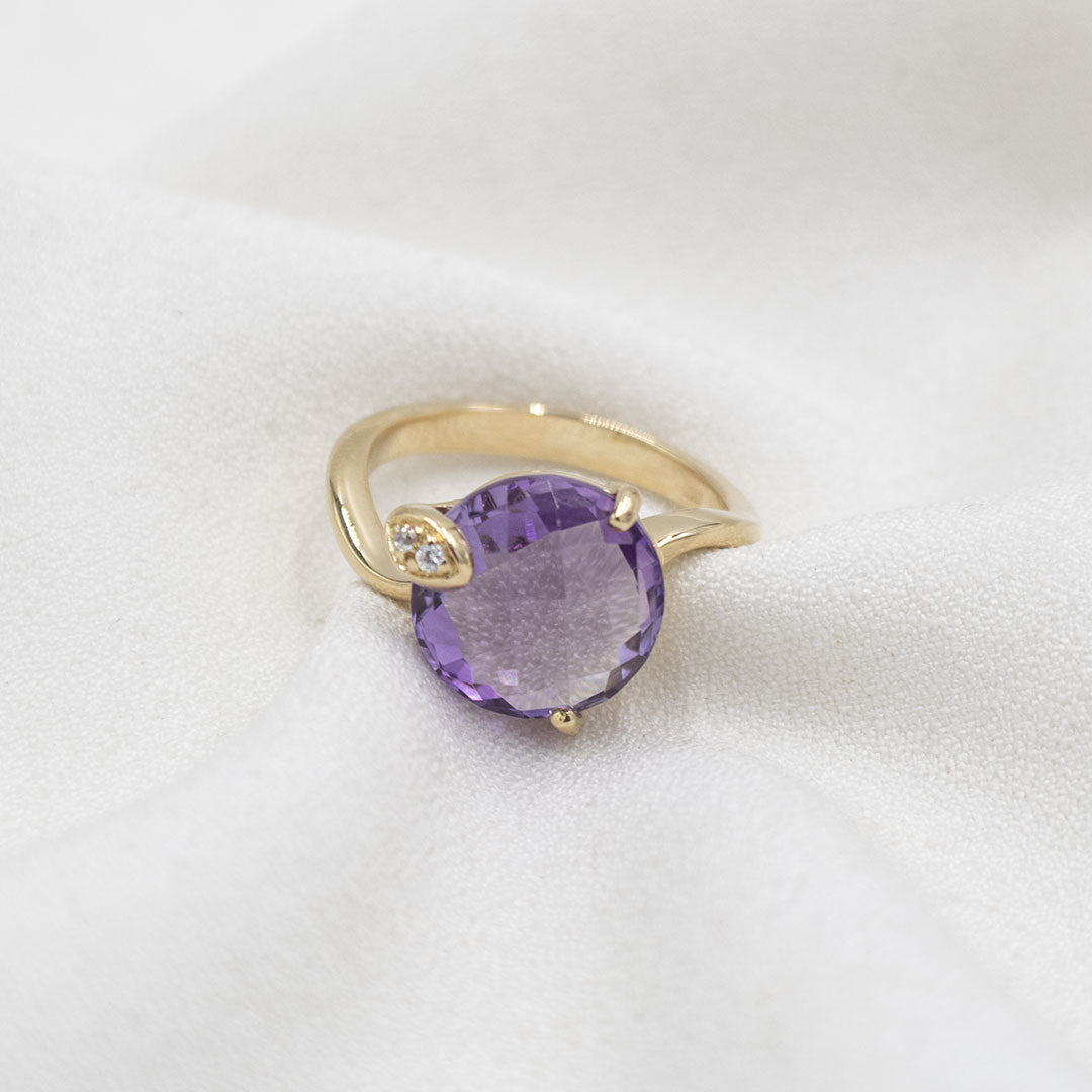 ANILLO DE ORO 18K CON PIEDRA NATURAL AMATISTA