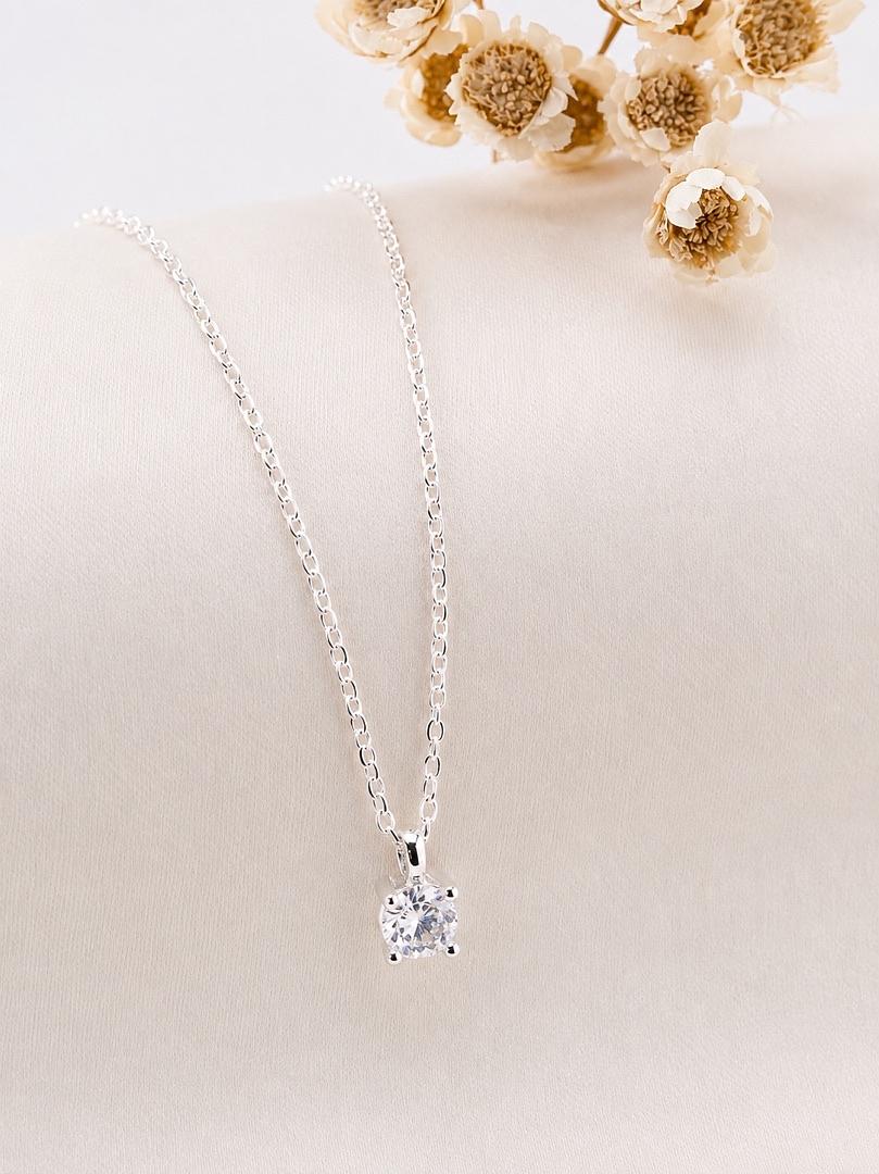 CADENA Y DIJE DE PLATA CON PUNTO DE LUZ