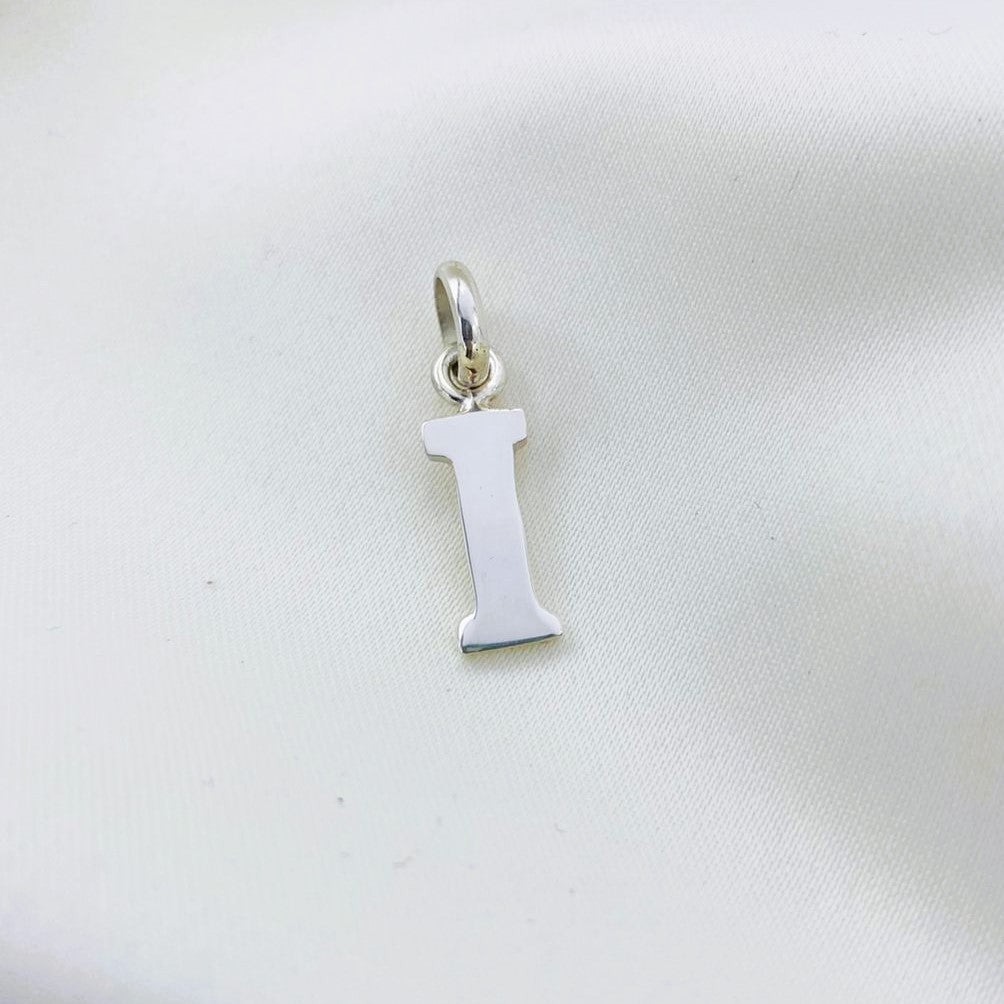 DIJE DE PLATA INCIAL I