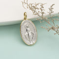 DIJE DE PLATA CON BISEL DE ORO 18K VIRGEN MEDALLA MILAGROSA