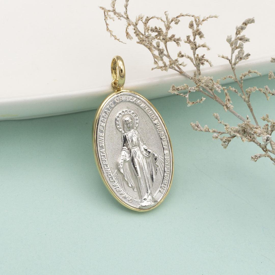 DIJE DE PLATA CON BISEL DE ORO 18K VIRGEN MEDALLA MILAGROSA