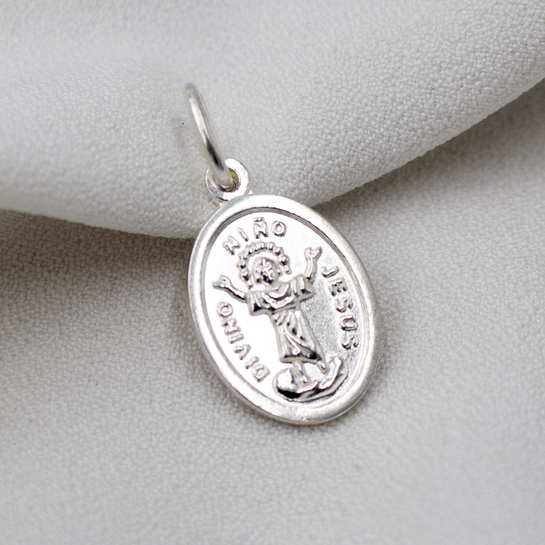 DIJE DE PLATA DIVINO NIÑO DE JESUS