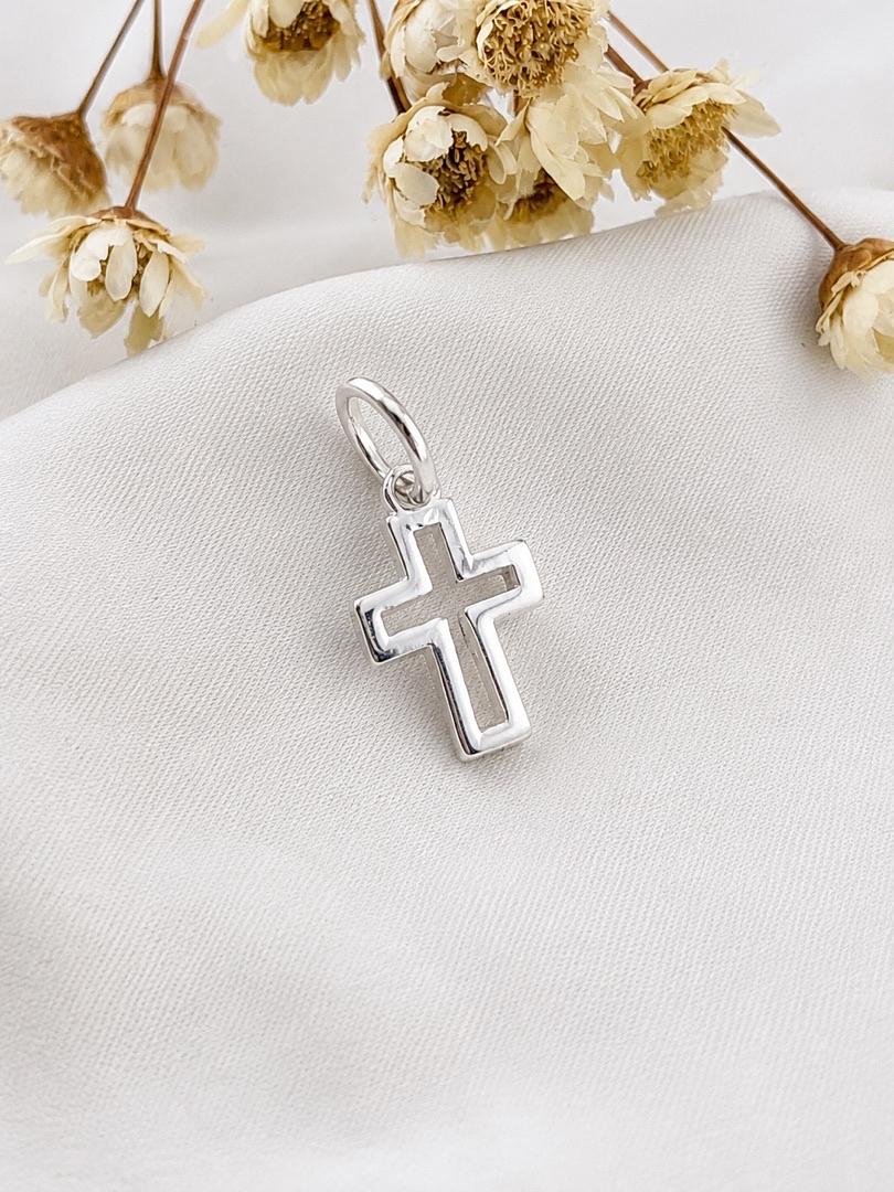 Dije de plata de cruz