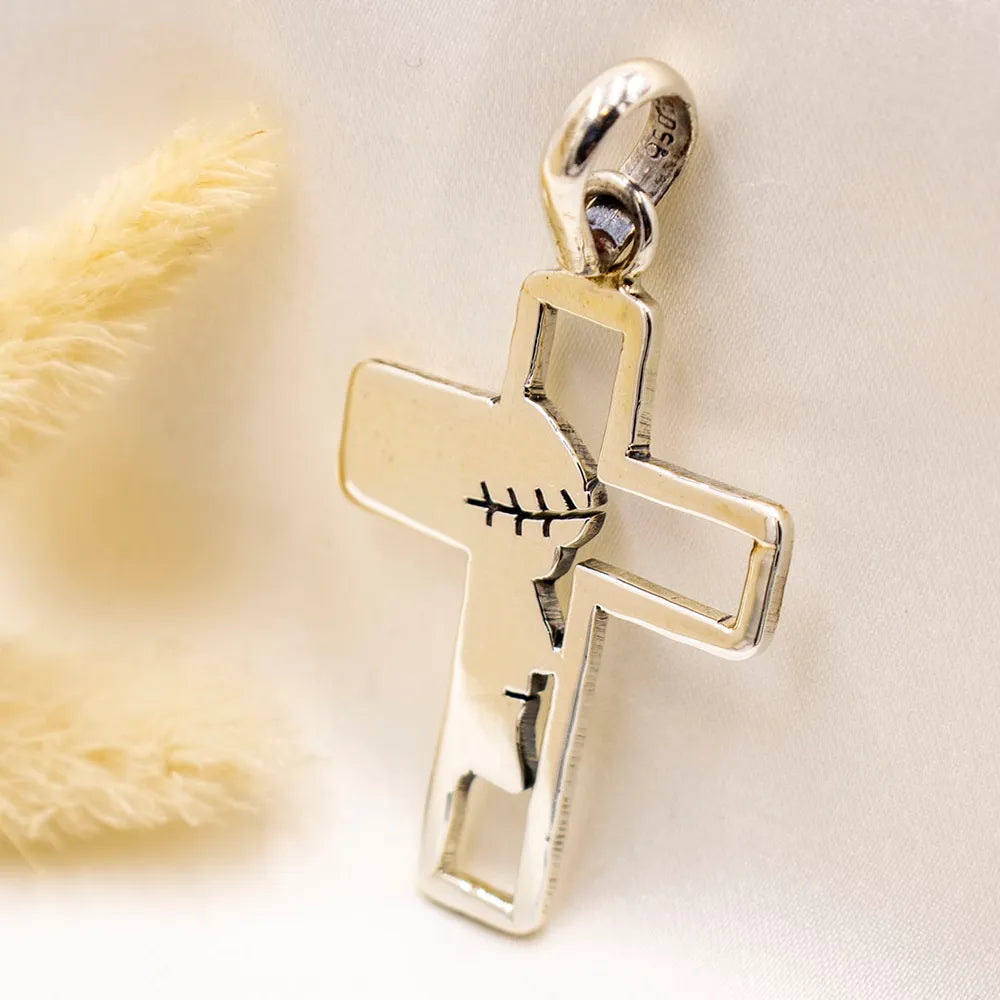 Cruz de plata 950