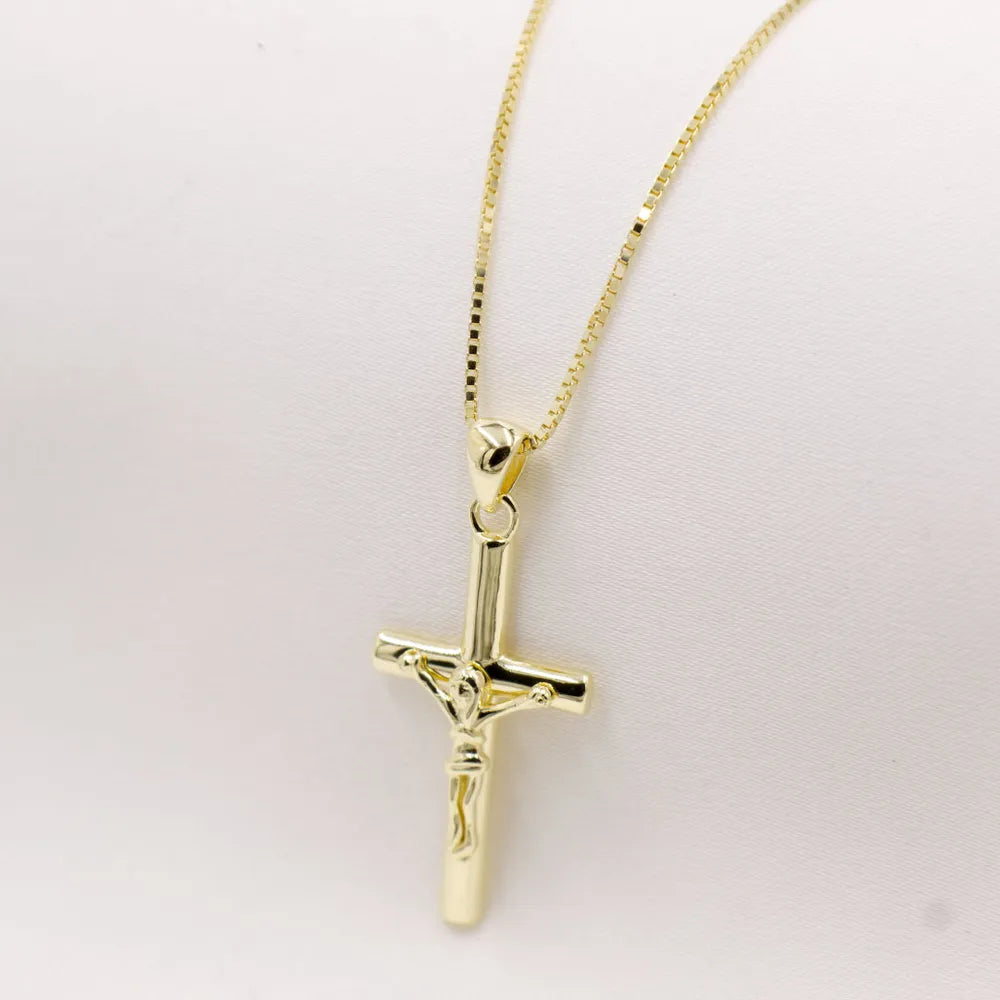 Collar cruz de plata enchapada en Oro 18k