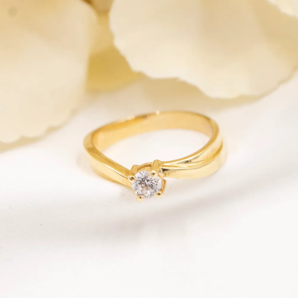Sortija de compromiso de oro 18k