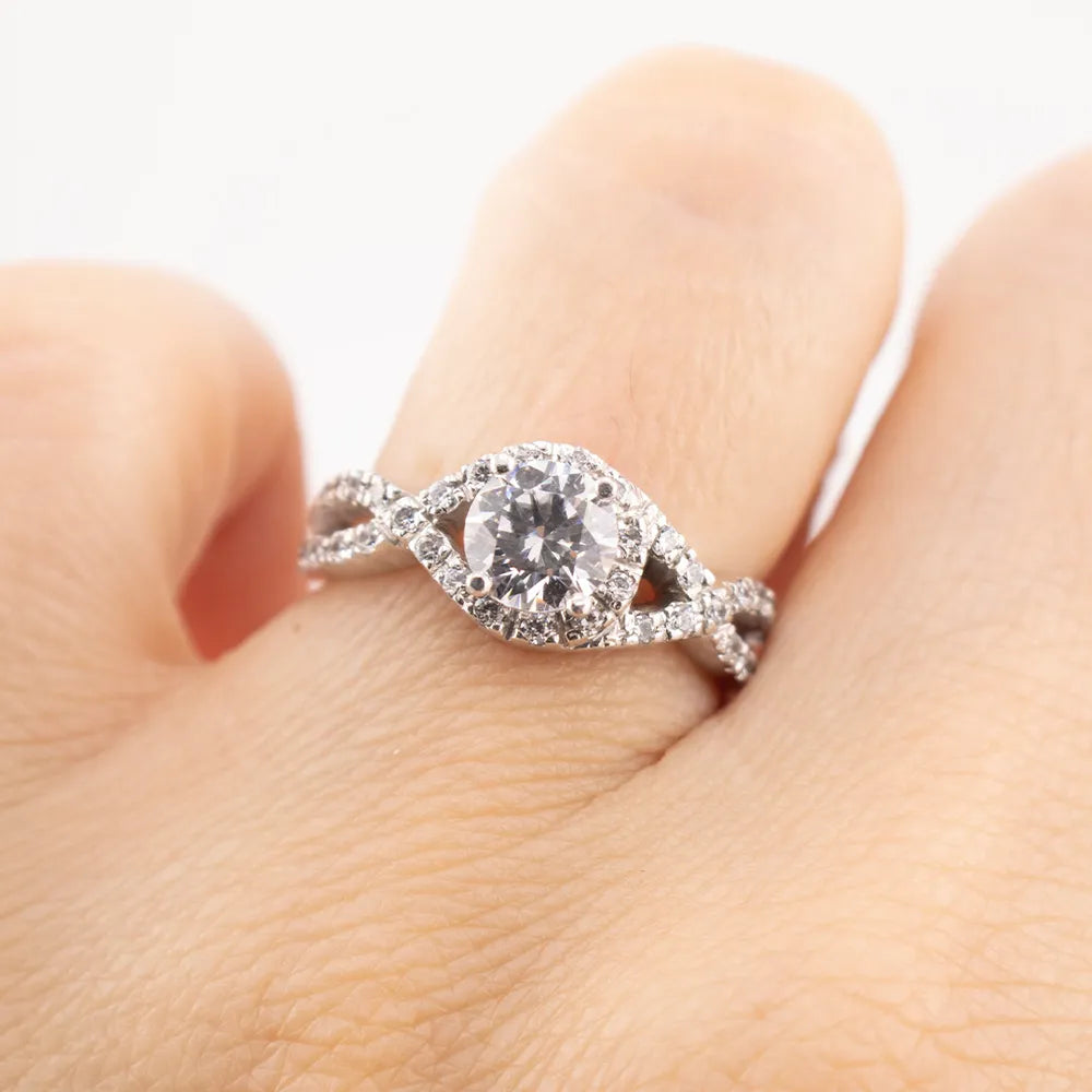 Sortija de Oro blanco 18K