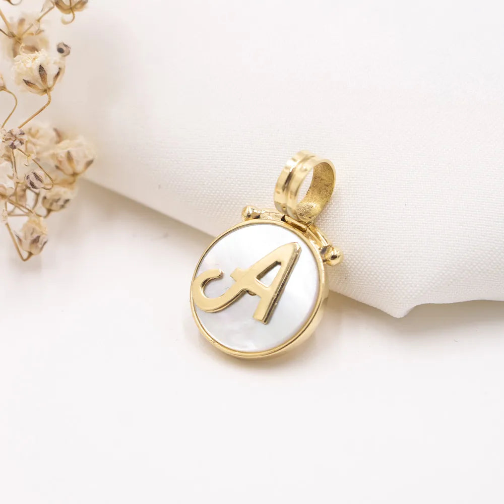 Dije de Oro 18k con nácar