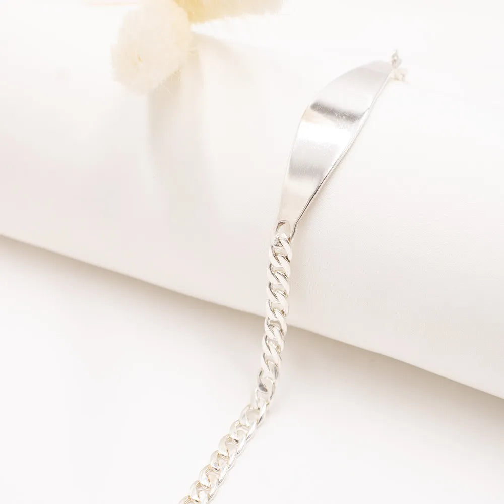 Hermosa esclava de plata